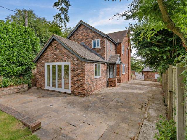 House for sale in Chorlton Lane, Cheshire