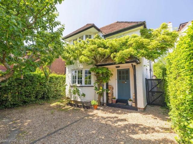 House for sale in Holtspur, Knotty Green