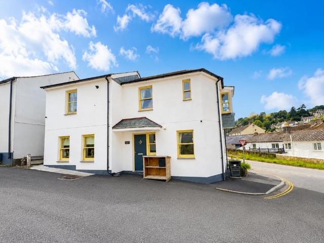 House for sale in Lostwithiel, Cornwall