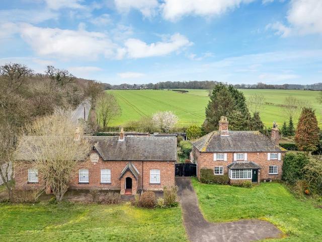 House for sale in Elmfield, Leicestershire