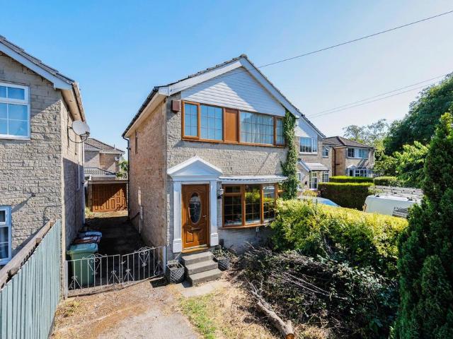 House for sale in Calverley, West Yorkshire