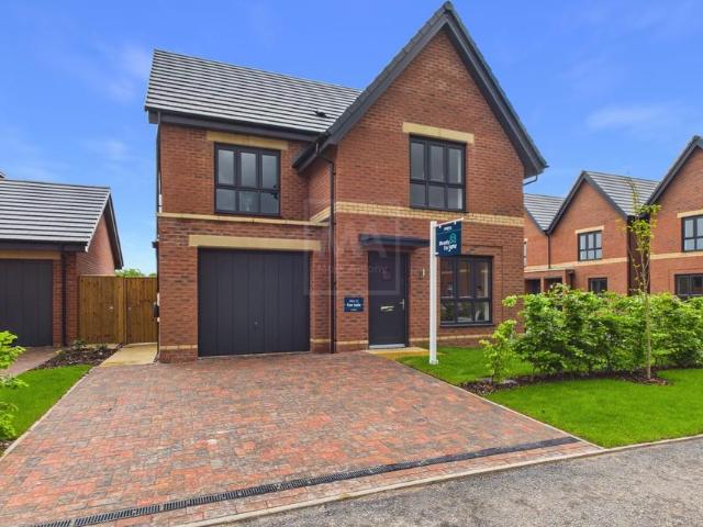 House for sale in Burtonwood and Westbrook, Warrington