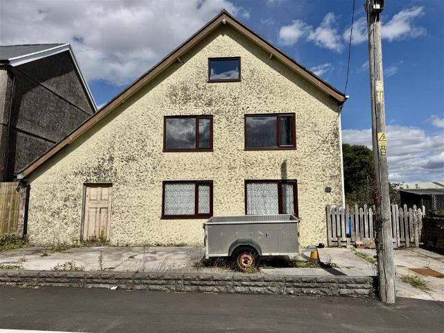 House for sale in Llannon, Cefneithin