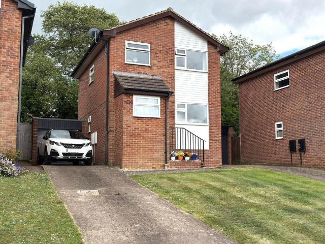 House for sale in Brixington, Budlake