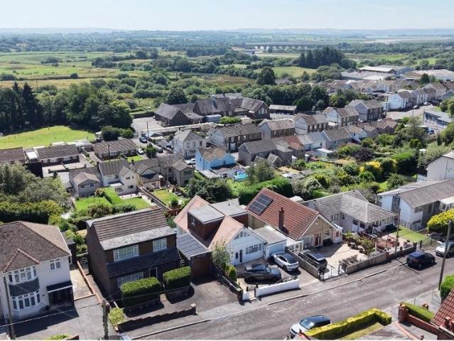 House for sale in Llanedi, Hendy