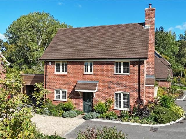 House for sale in Littlecote, West Sussex