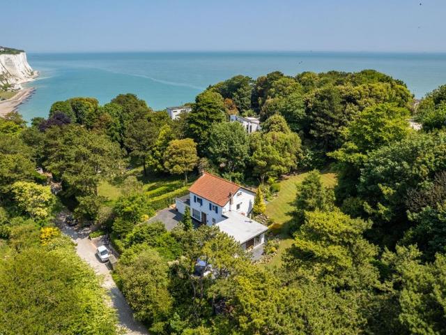 House for sale in Ash, Kent