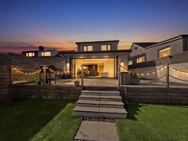 House for sale in Tredomen, Cefn Hengoed