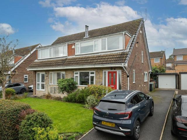 House for sale in Holt Park, Leeds