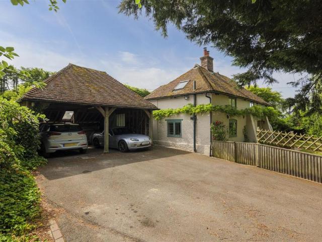 House for sale in Oad Street, Kent