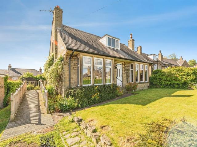 House for sale in Milnsbridge, West Yorkshire