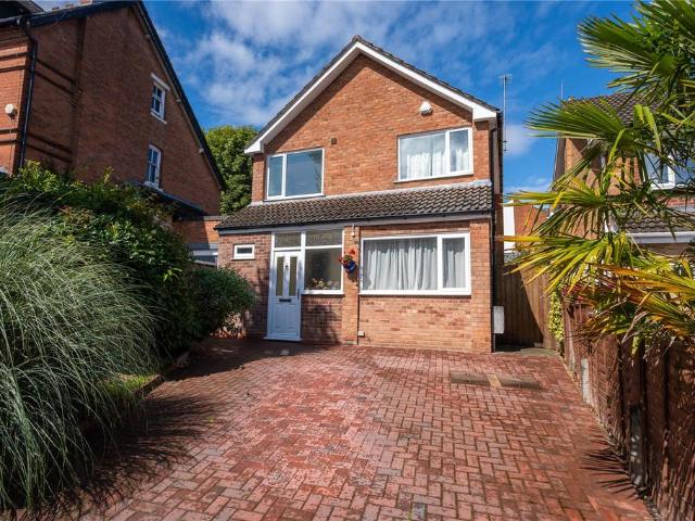 House for sale in Kings Heath, Wake Green