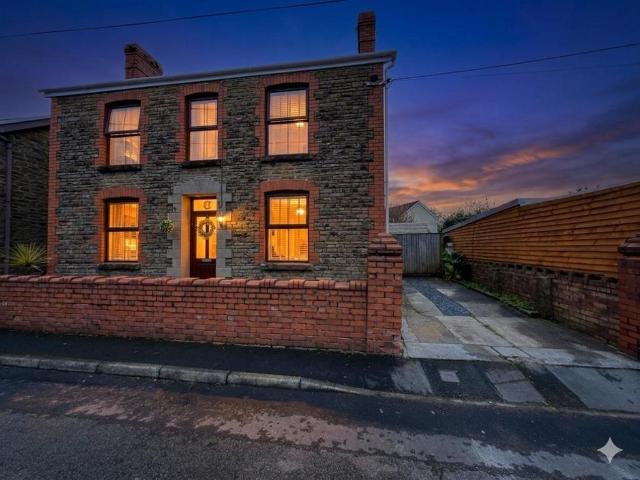 House for sale in Aber-Clydach, Clydach