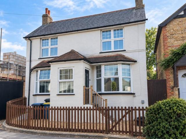 House for sale in Denham, Gerrards Cross and Chalfonts Community Board, Chalfont St. Peter