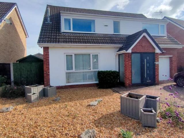 House for sale in Bangor On Dee, Wales