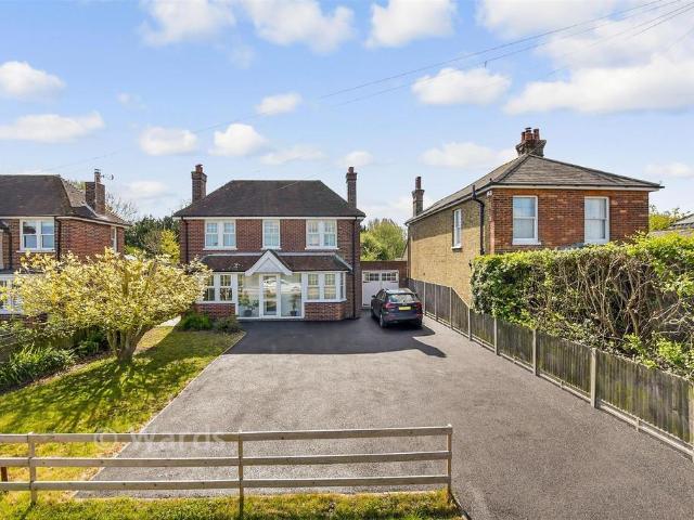 House for sale in Sandwich, Ash
