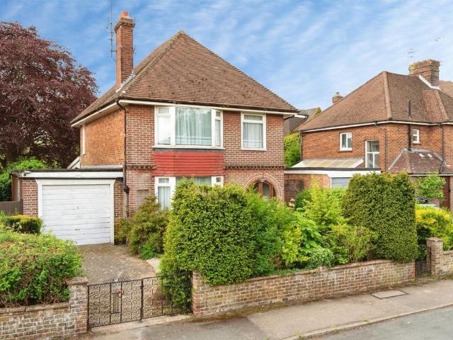 House for sale in Southborough, Sandown Park