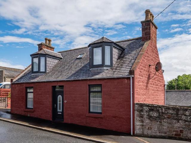 House for sale in New Byth, Scotland