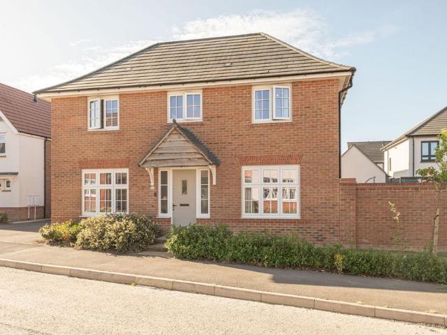 House for sale in Austhorpe, West Yorkshire