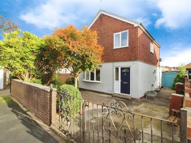 House for sale in Featherstone, North Featherstone