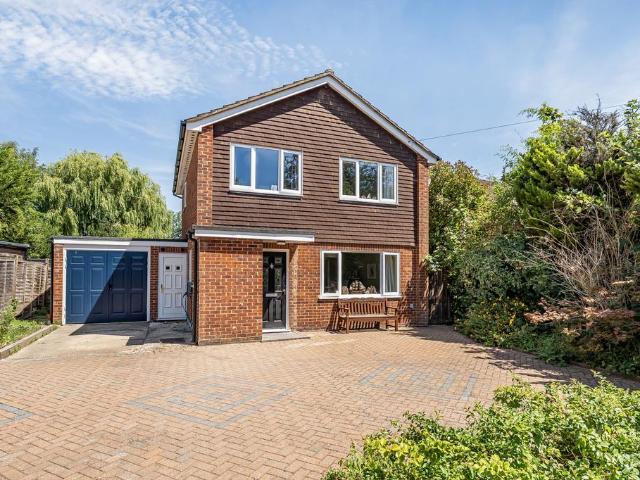 House for sale in Farnborough, Hampshire