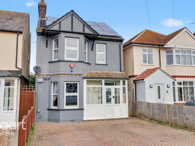 House for sale in Dale Hill, Essex