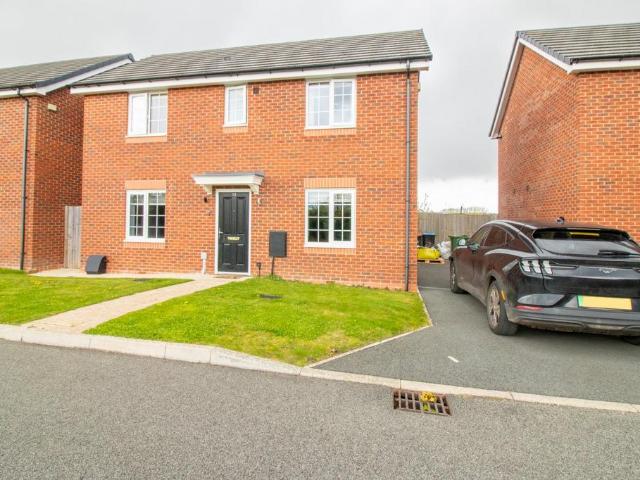 House for sale in Rossmore, Cheshire