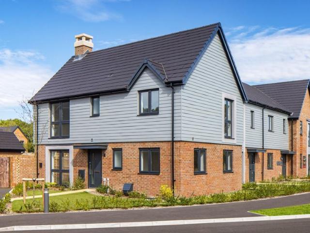 House for sale in Littlecote, West Sussex