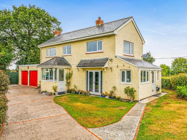 House for sale in Saltash, Cornwall