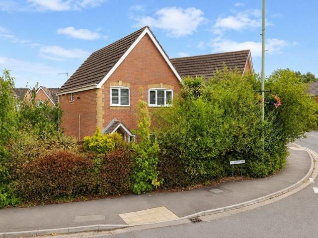 House for sale in Bryncae, Wales