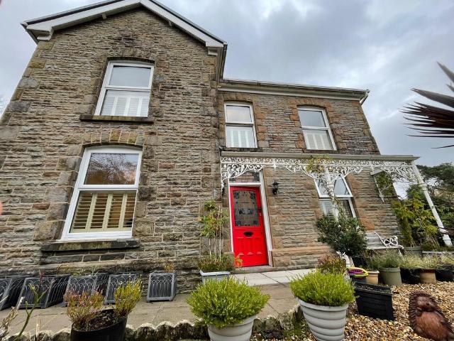 House for sale in Ystalyfera