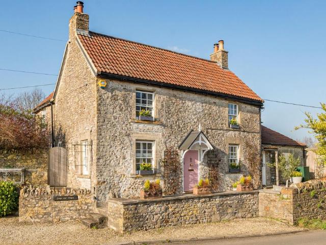 House for sale in Great Elm