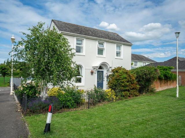 House for sale in Watermead, Buckinghamshire