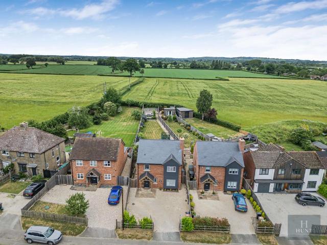 House for sale in Tiddington-with-Albury, Berrick Salome