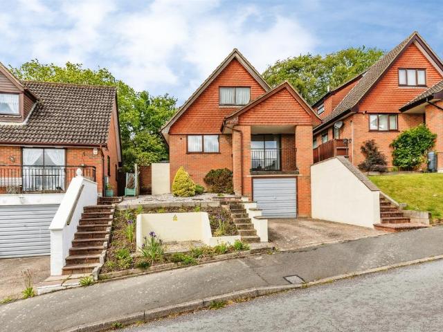 House for sale in Tilekiln, Guestling Green