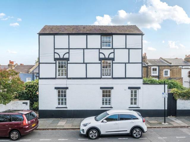 House for sale in Blackheath Royal Standard, Greater London