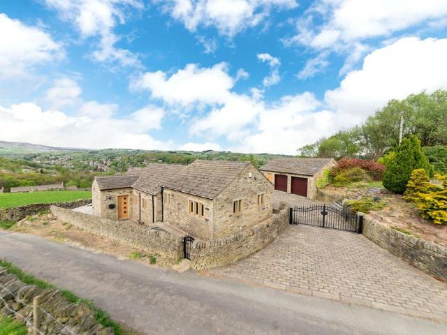 House for sale in Holme Valley, Holmfirth