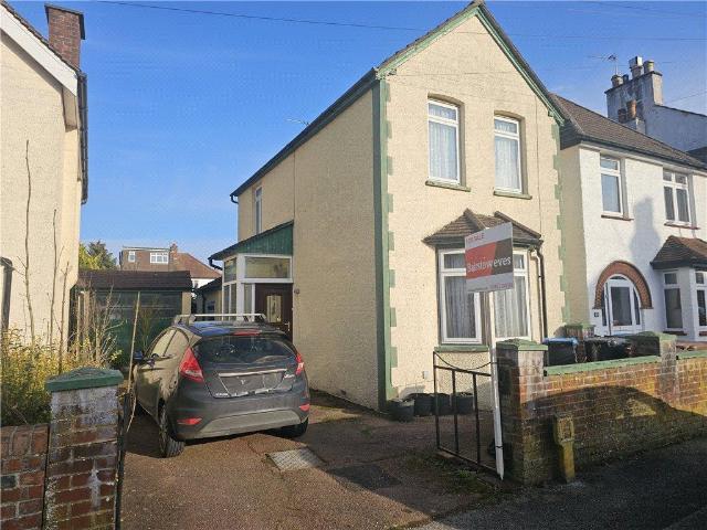 House for sale in Caterham on the Hill, Hillview