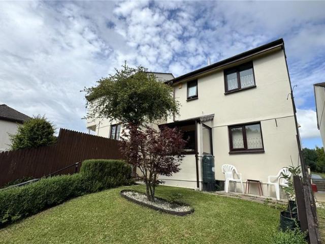 House for sale in Lamellion, Cornwall