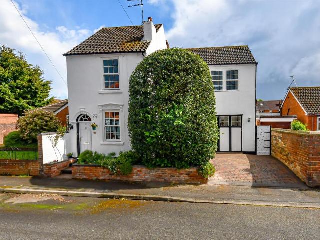 House for sale in Wall Heath, West Midlands