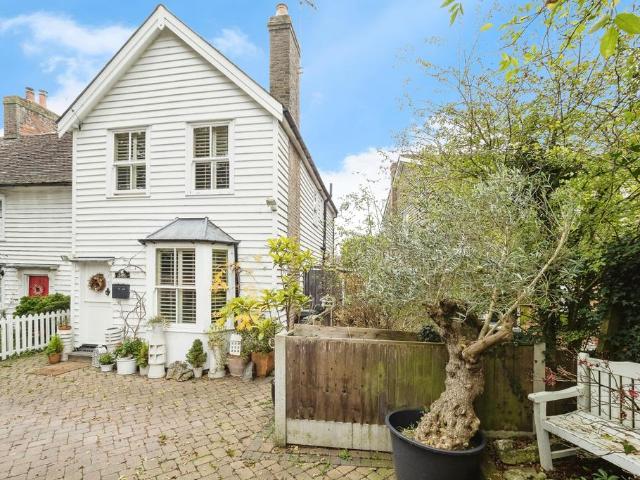 House for sale in Chigwell, Epping