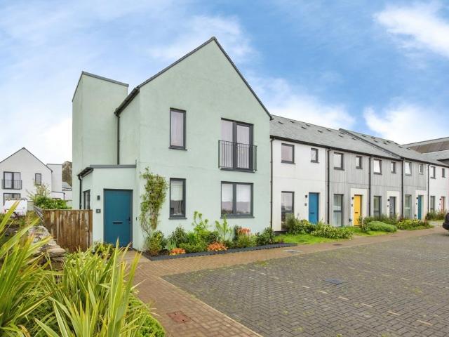 House for sale in Hallaze, Scredda