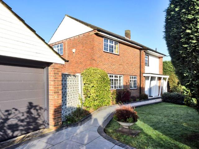House for sale in Hampton, Greater London