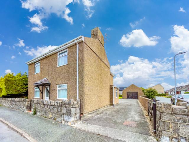 House for sale in Gaerwen, Wales