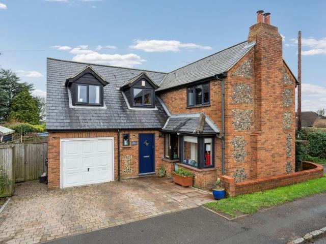 House for sale in Loosley Row, Lacey Green