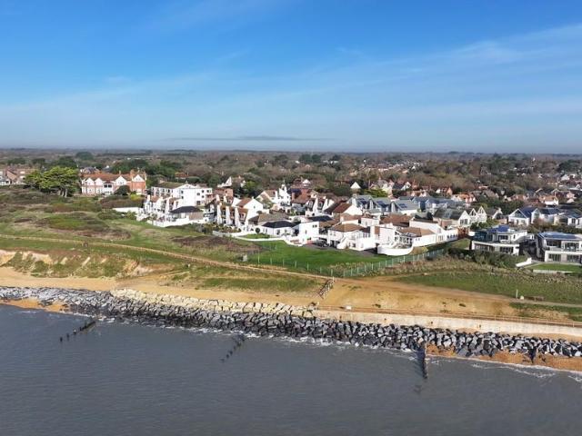 House for sale in Milford-on-Sea, Ashurst Bridge