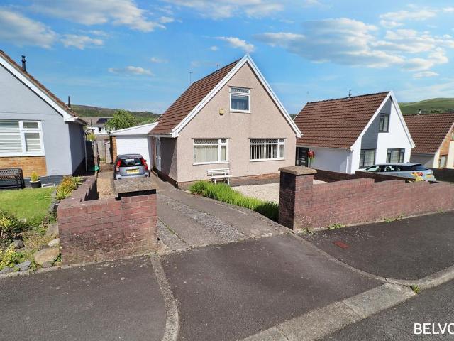 House for sale in Ynysybwl and Coed-y-cwm, Glyncoch