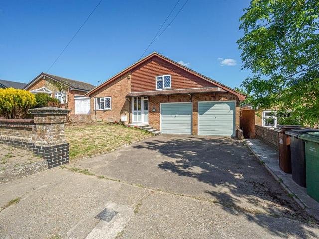 House for sale in Broomgrove, Guestling Green