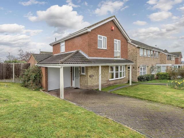 House for sale in Kingswinford, West Midlands