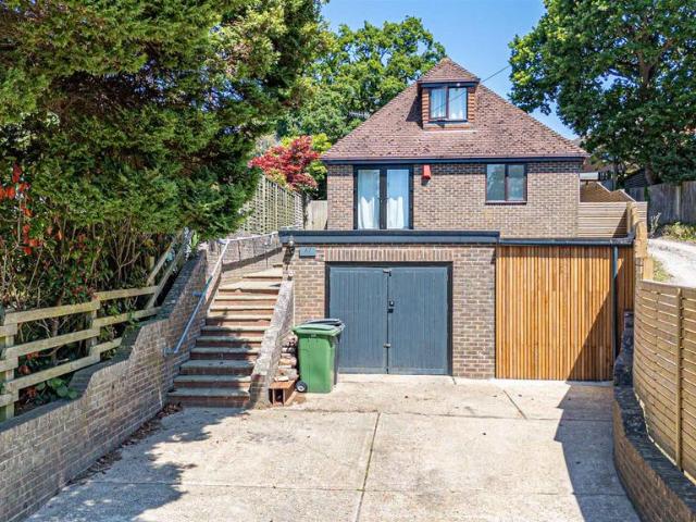 House for sale in Broomgrove, Guestling Green